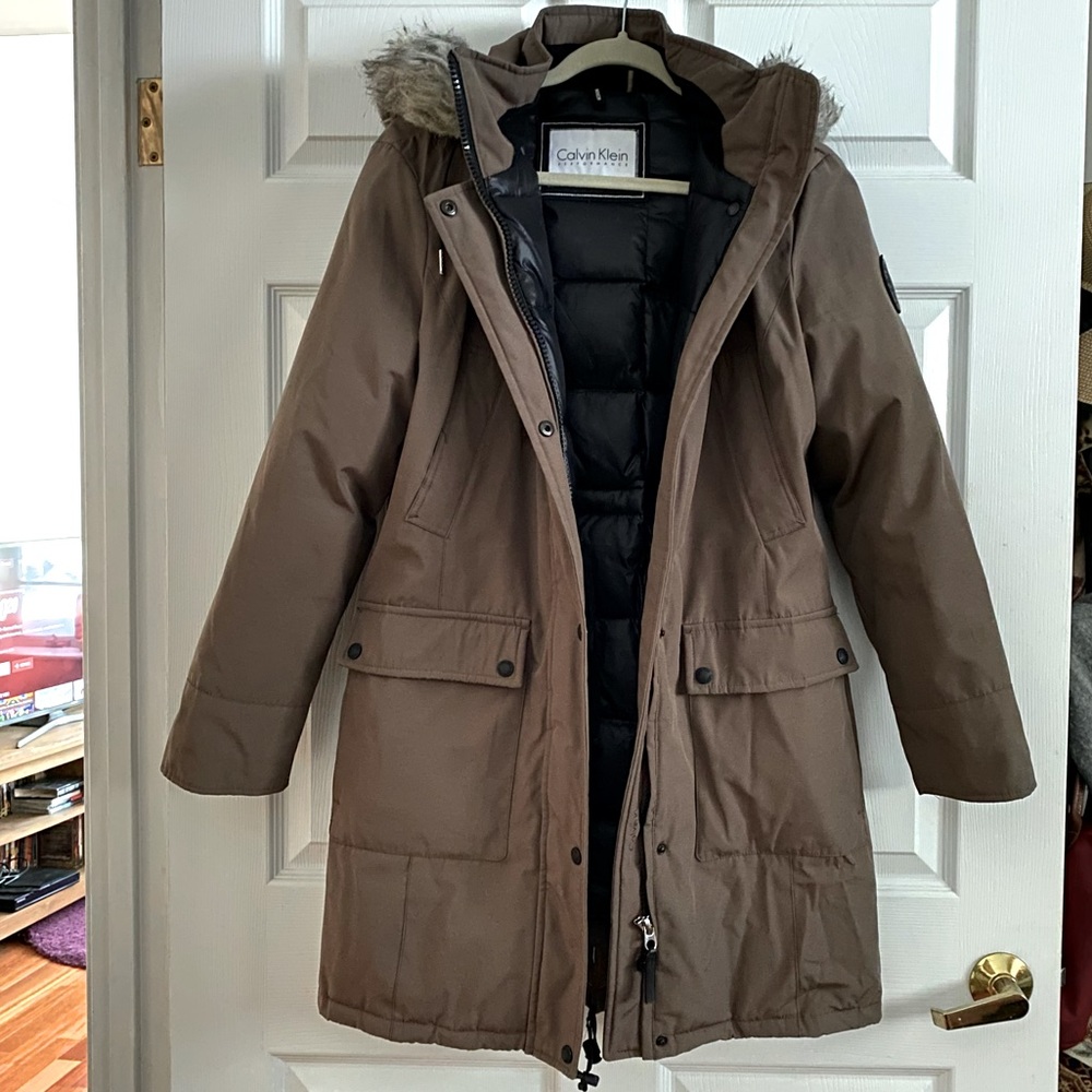 🔥Calvin Klein warm Parka with faux-fur hood 🔥